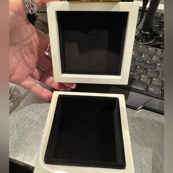 Kate spade jewelry box - Picture 3 of 4